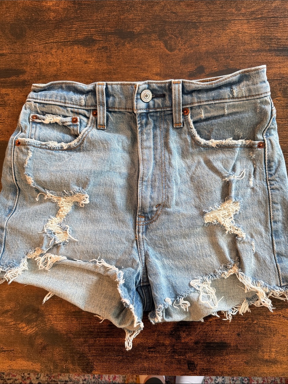 Abercrombie High-Rise Mom Short